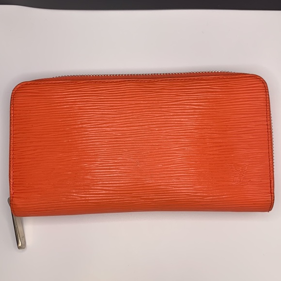 Louis Vuitton Long Zippy Wallet Epi Leather - Picture 3 of 17